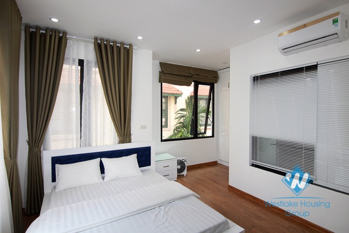 A bright 1 bedroom apartment for rent in Xuan Dieu, Tay Ho